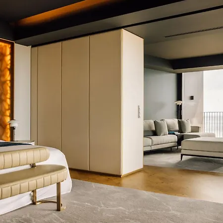 The Reserve - Within Savoy Palace - The Leading Of The World פונשל